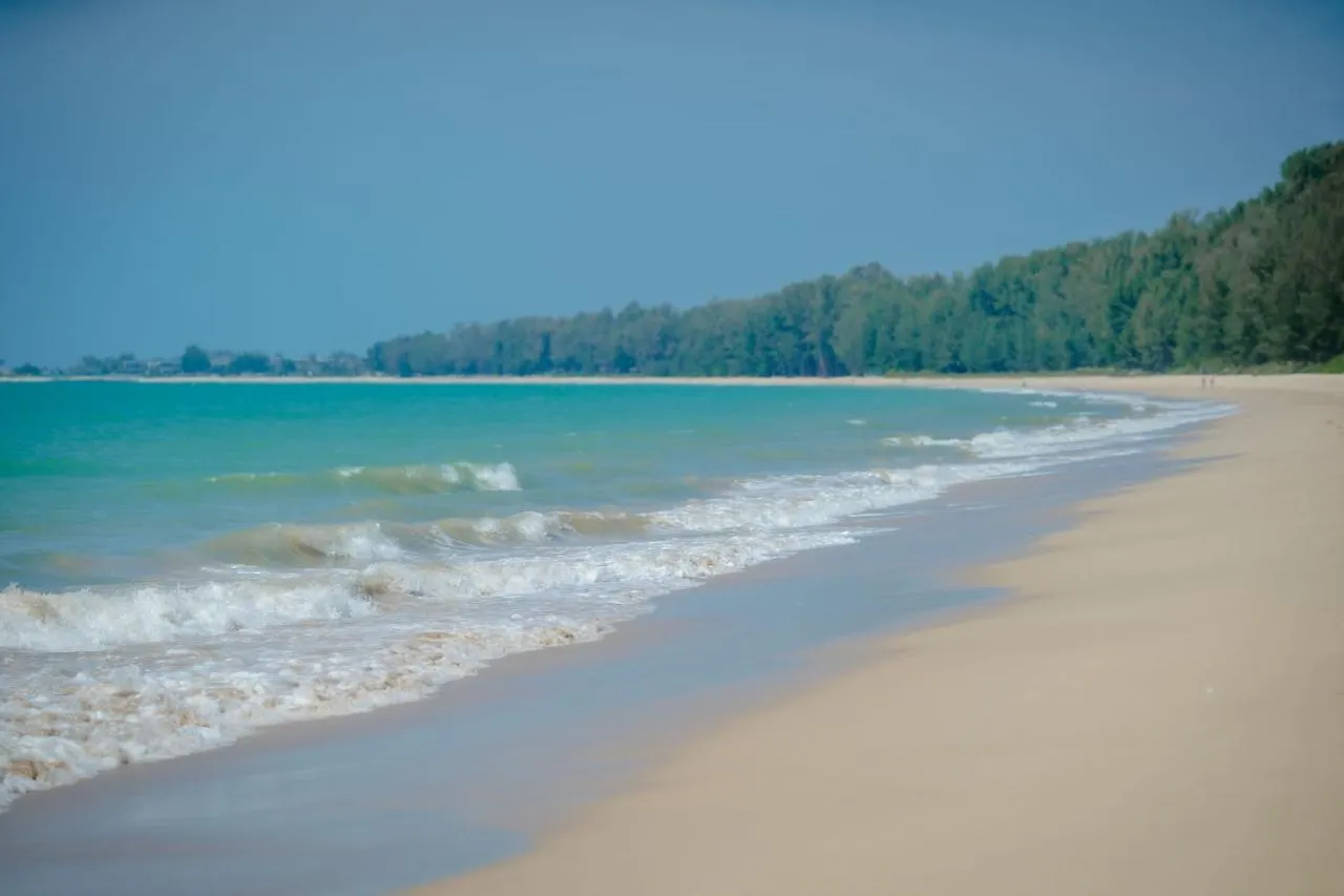 Outrigger Khao Lak Beach Resort - Sha Extra Plus