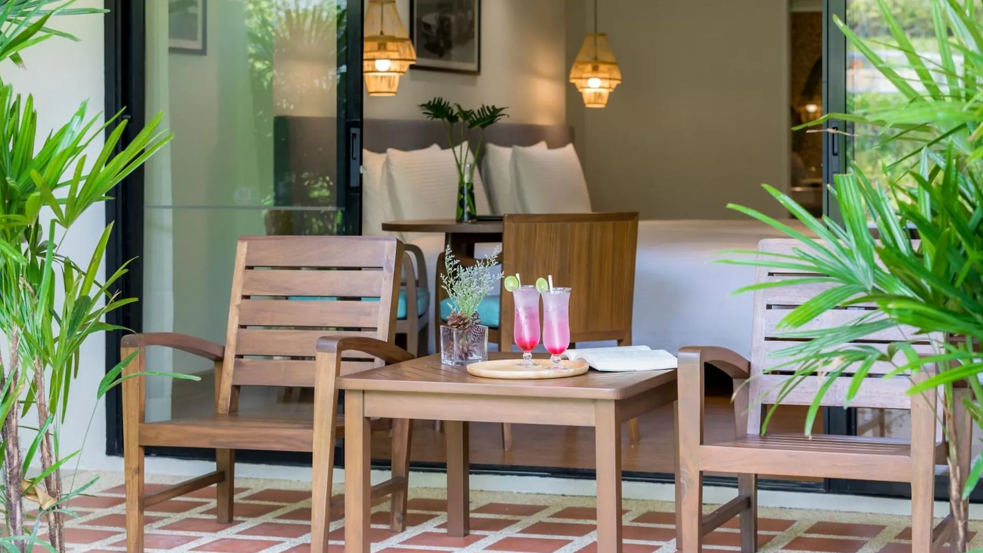 Outrigger Khao Lak Beach Resort - Sha Extra Plus 5*,