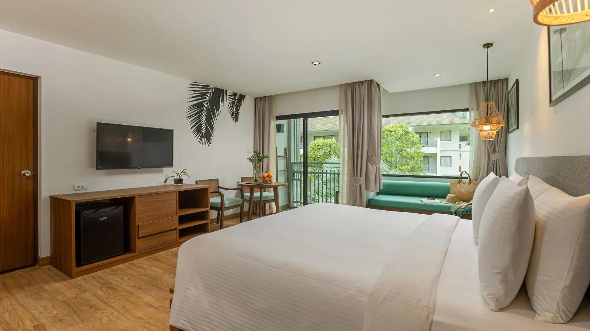 Outrigger Khao Lak Beach Resort - Sha Extra Plus